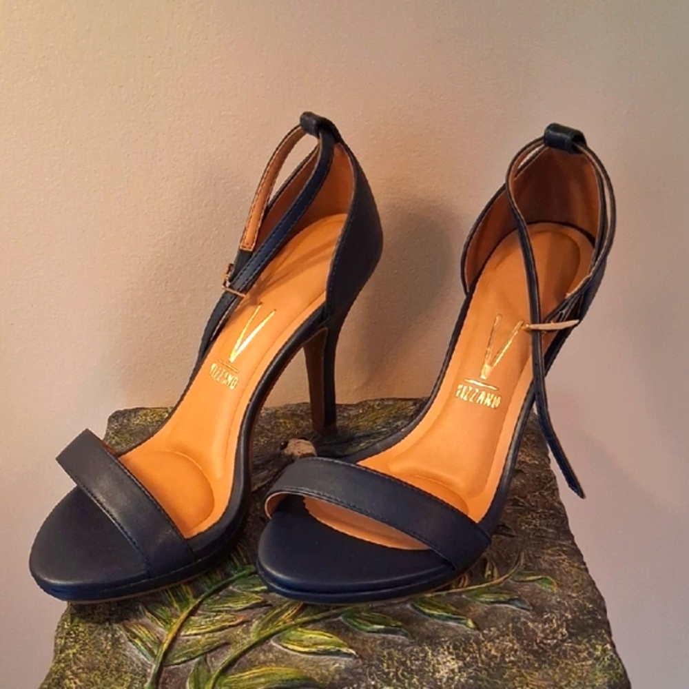 VIZZANO Womens High Heel Half Paw Sandal. Navy. Size 10. Execllent Cond!! - Picture 1 of 15